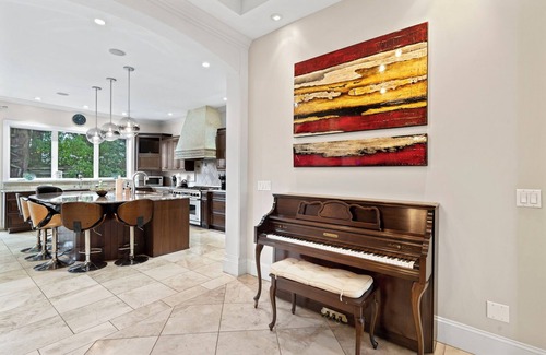 Bellevue Villa | The Villa – A Grand Tuscan-Inspired Experience in Bellevue