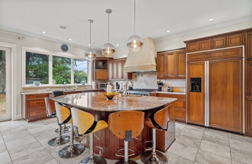 Bellevue Villa | The Villa – A Grand Tuscan-Inspired Experience in Bellevue