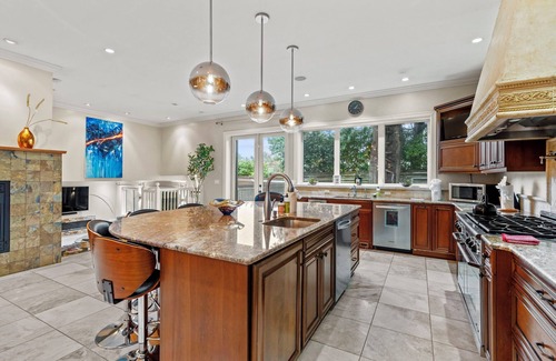 Bellevue Villa | The Villa – A Grand Tuscan-Inspired Experience in Bellevue