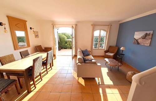 Les Restanques Villa | The villa Charles in holiday residence in the heart of the golf of saint tropez