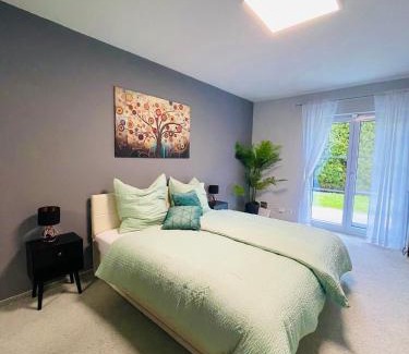 Waggershausen Villa | The Villa Toscana, a serene retreat in Center of Friedrichshafen City with lush green lawns, terrace & private garage- Lidl, Bakery walking distance- Bodenseecenter, Sportsbad 3 mins, Lake 7 mins