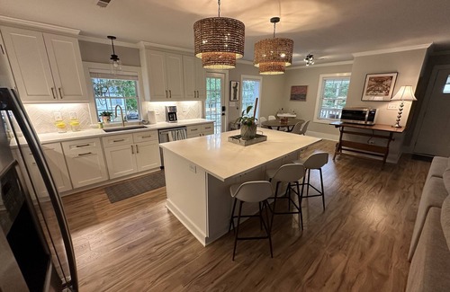 University Park House | The Village Cottage - Walk to NC State, Village District, <10 min downtown!