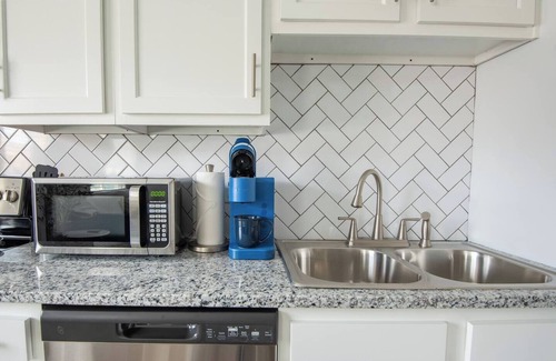 Five Points South Condo | The Vulcan Octoplex - 8 Private Units/WiFi/Parking