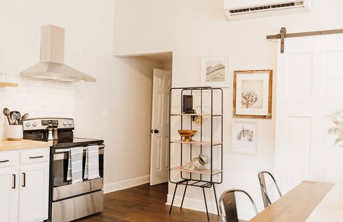 Lexington Apartment | The Walton House #1, A beautifully furnished cottage in the heart of Lexington
