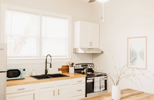 Lexington Apartment | The Walton House #3, A beautifully furnished cottage in the heart of Lexington