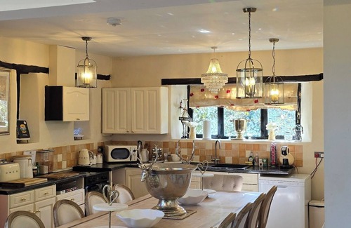 Callow House | The Warm Hearth | 15 Acre Estate-3 Hot tubs-3 Homes-Woodland & Rolling Views