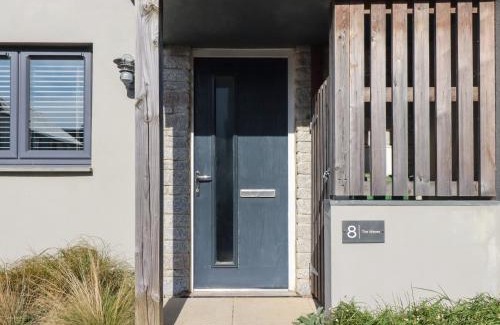 Crantock House | The Waves
