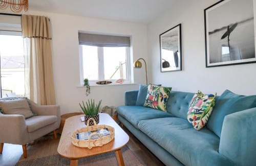 Crantock House | The Waves