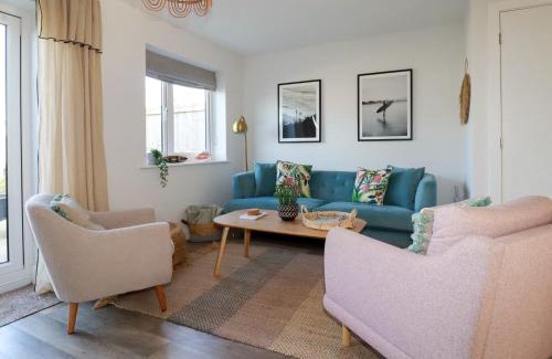 Crantock House | The Waves