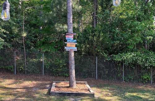 Pine Forest House | The Waypoint, 4BR/7Beds/2.5Bath Travel Themed Vacation Home adjacent to FT Bragg