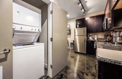Roanoke Apartment | The West End Flats Downtown Free Parking ⛰️