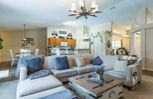 Port Malabar House | The Whimsical Haven