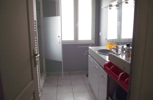 Saujon House | the white house of box springs c 3 * SAUJON next to ROYAN (5 G of free Wi FI