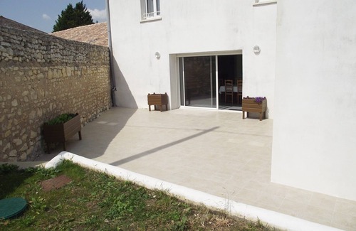 Saujon House | the white house of box springs c 3 * SAUJON next to ROYAN (5 G of free Wi FI