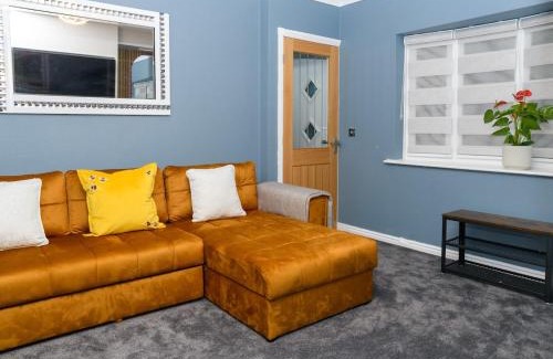 Walsall House | The Whitehouse M6, Junction 10 With Parking