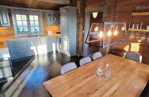 Trysil Cabin | The Whole Beautiful Cabin With Jacuzzi – A Luxurious Getaway in Solberglia
