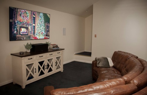 St. Charles House | The Wild Rose Cottage in Historic Old St Charles