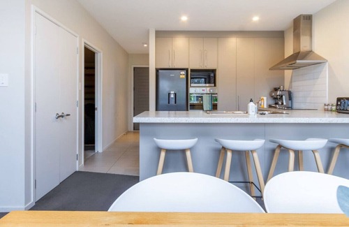Christchurch Apartment | The Willows Parkside Retreat