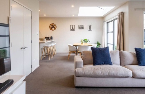 Christchurch Apartment | The Willows Parkside Retreat