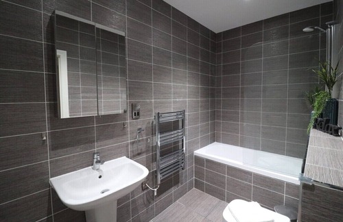 Leamington Spa Apartment | The Windsor Club Apartment