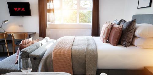 Wednesbury Hotel | The Woden Boutique Hotel Walsall M6 J9