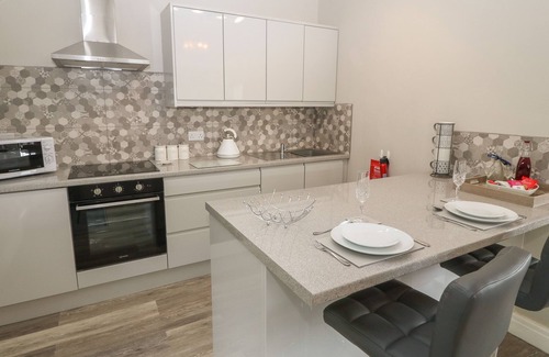 Rhyd-y-foel Cottage | THE WREN, romantic, luxury holiday cottage, with hot tub in Llysfaen