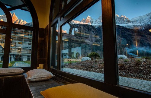 Chamonix-Mont-Blanc Apartment | thedrus luxury apt: SPA, pool & much more. Boost your happiness!