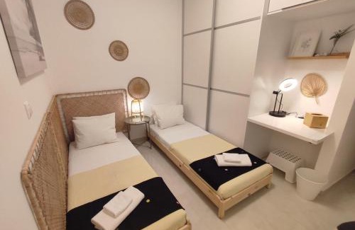Agia Varvara Apartment | Theonisxenia Luxury Apt at Metro M3