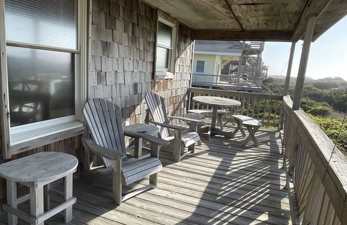 Hatteras Cottage | They say it's all about the location.Well look no further than Time & Tide!