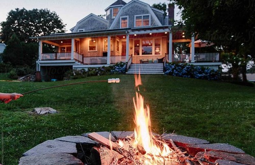Greenbush House | Third Cliff Scituate.Easy walk to Downtown and Peggoty and SPIT beaches