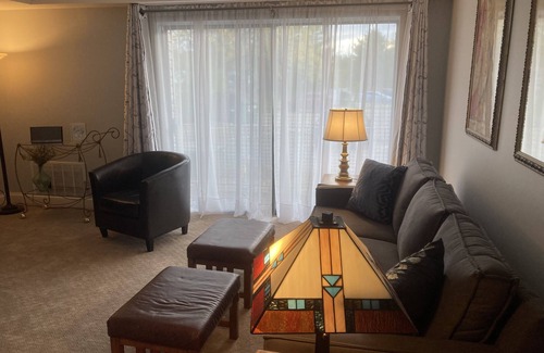 Orland Park Condo | Thirty Day Minimum Condo in Chicago SW Suburbs of Orland Park Illinois