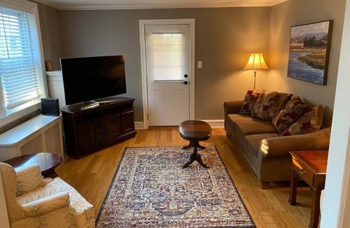 Bryn Mawr Apartment | This apartment is a 2 bedroom(s), 1 bathrooms, located in Bryn Mawr, PA.
