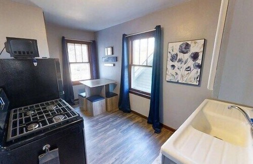 Indianapolis Apartment | This apartment is a 1 bedroom(s), 1 bathrooms, located in Indianapolis, IN.