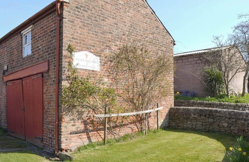 Congleton Cottage | This attractive cottage has been decorated with pretty touches and nestles in a beautiful area.