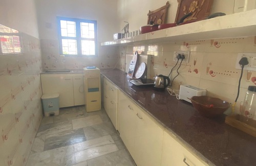 Paonta Sahib Bed & Breakfast | This beautiful and warm home comes with exclusive bedroom bathroom and kitchen .