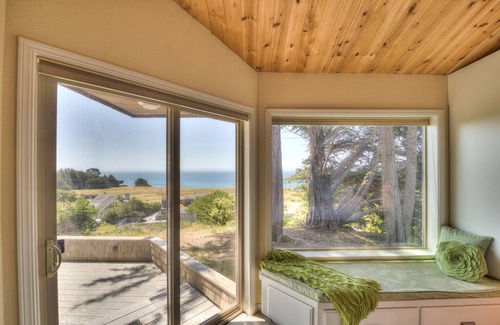 Sea Ranch House | This beautifully appointed home provides spectacular white water ocean views