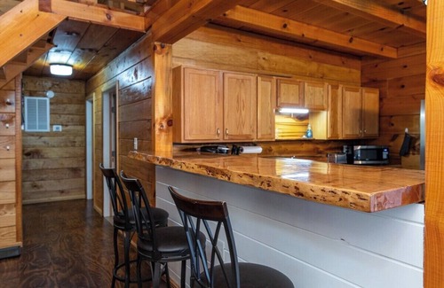Stanton Cabin | This cabin is a 4 bedroom(s), 2 bathrooms, located in Stanton, KY.