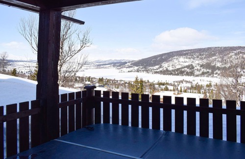 Vestre Slidre House | This cottage welcomes you to the mountains!