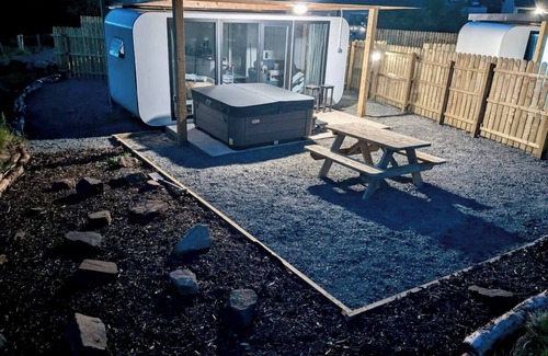 Coleraine Apartment | This dome house is a 1 bedroom(s), 1 bathrooms, located in Causeway Coast and Glens, Northern Ireland.