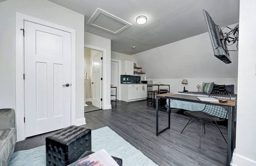 Fountain Square Apartment | This guest suite is a 0 bedroom(s), 1 bathrooms, located in Indianapolis, IN.