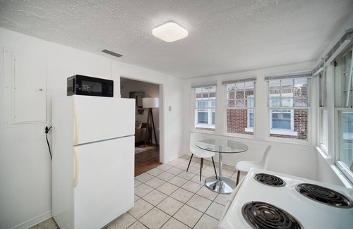 Five Points House | This house is a 1 bedroom(s), 1 bathrooms, located in Jacksonville, FL.