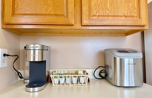 Oneonta House | This house is a 2 bedroom(s), 1 bathrooms, located in Oneonta, NY.