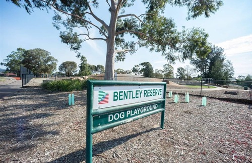 Holden Hill House | This house is a 3 bedroom(s), 1 bathrooms, located in Holden Hill, SA.
