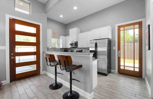 West Dallas House | This house is a 3 bedroom(s), 2.5 bathrooms, located in Dallas, TX.