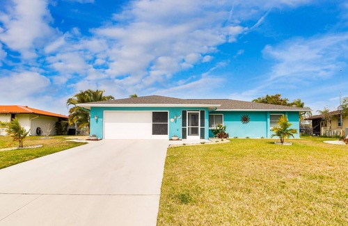 Oakland Hills House | This house is a 3 bedroom(s), 2 bathrooms, located in Rotonda West, FL.