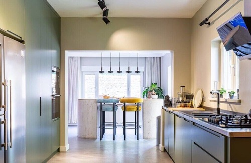 Uludag House | This house is a 4 bedroom(s), 2.5 bathrooms, located in Sarıyer, İstanbul.