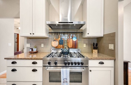 Paw Paw Lake House | This house is a 4 bedroom(s), 2.5 bathrooms, located in Coloma, MI.