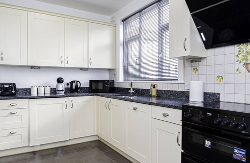 Southampton House | This house is a 4 bedroom(s), 1.5 bathrooms, located in Southampton, .