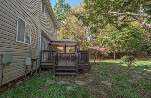 Charlotte House | This house is a 5 bedroom(s), 2.5 bathrooms, located in Charlotte, NC.