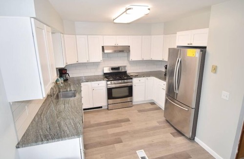 Eastward Look House | This house is a 6 bedroom(s), 3 bathrooms, located in Narragansett, RI.